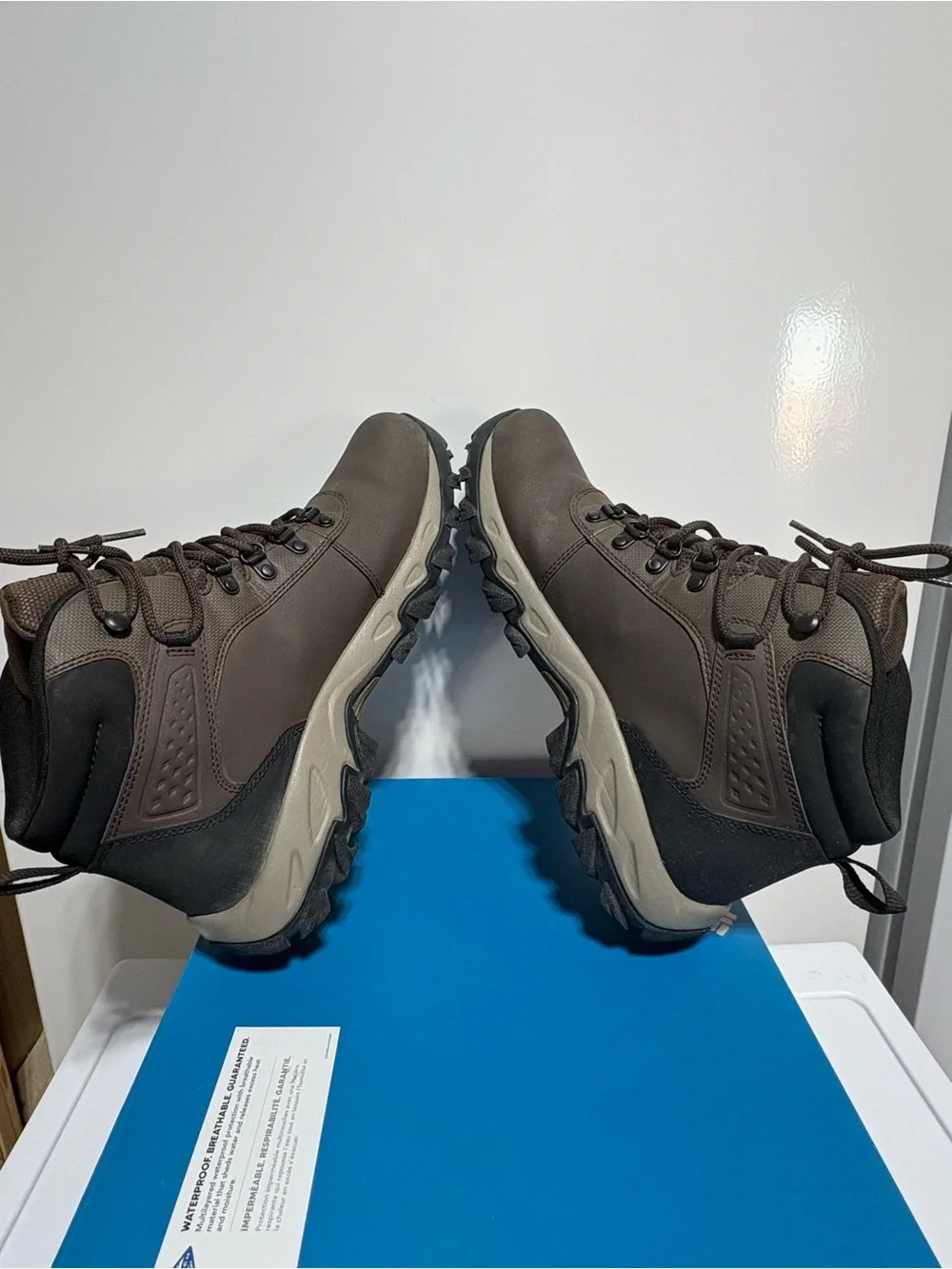 Columbia Men's Newton Explorer Waterproof Hiking Boots in Brown  size 10.5